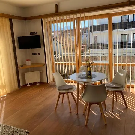 Nyaraló Elisabeth *